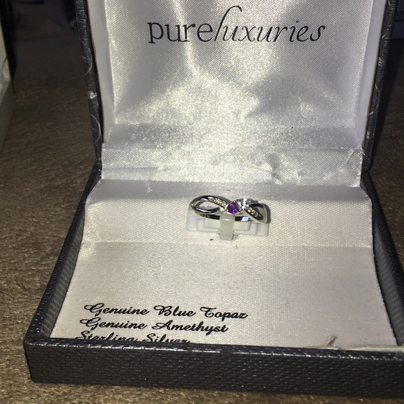 Ring - Picture 5 of 5